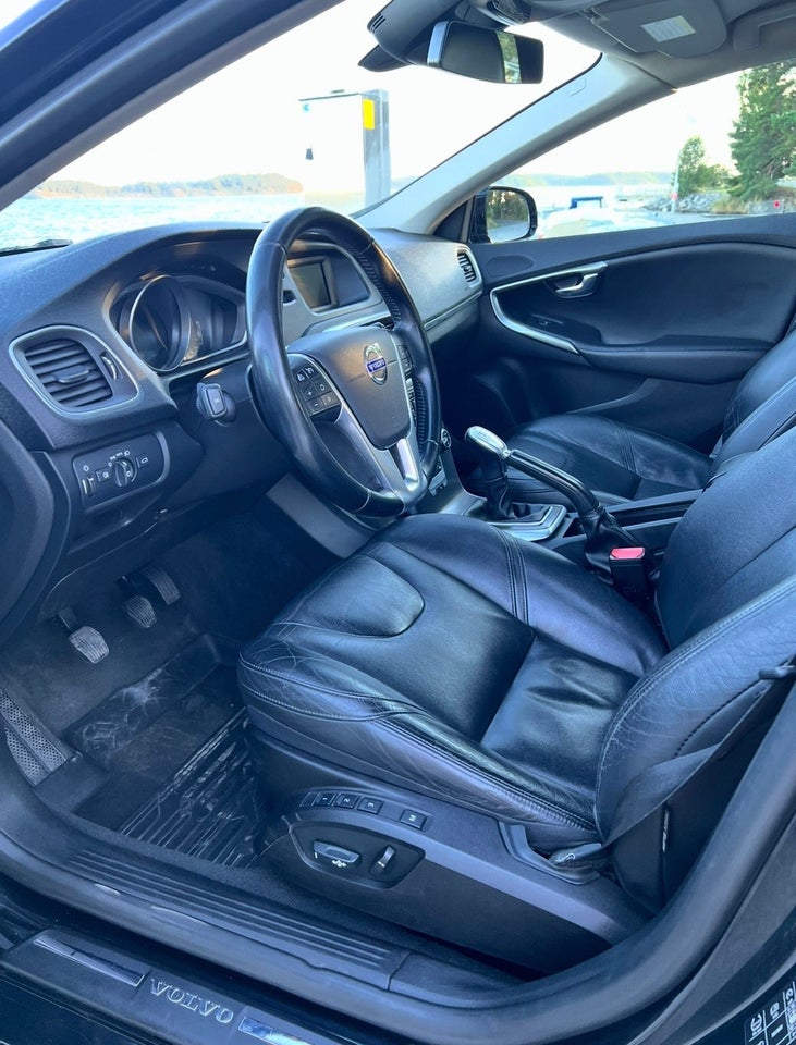 Volvo V40 1,6 D2 115 Momentum 5d