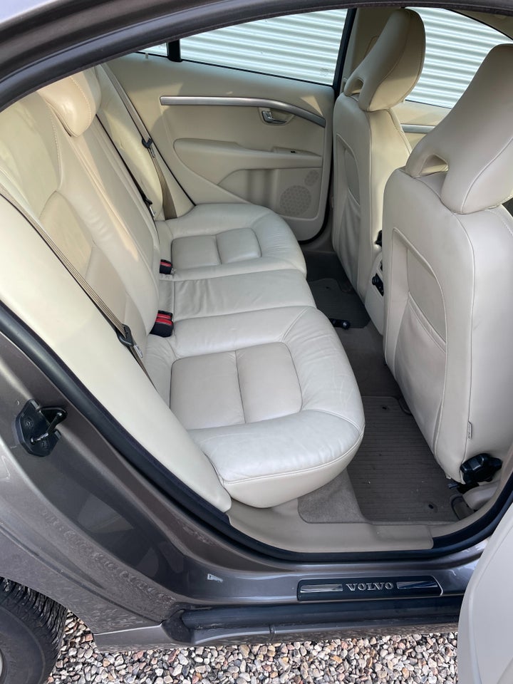 Volvo S80 2,5 T Momentum aut. 4d