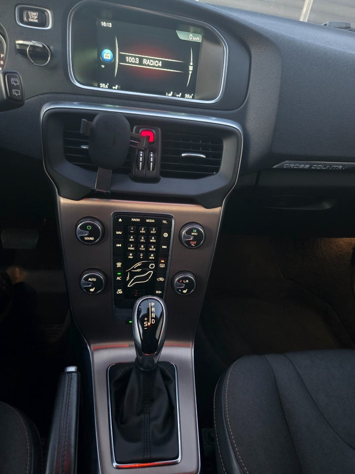 Volvo V40 CC 2,0 D3 150 Summum aut. 5d