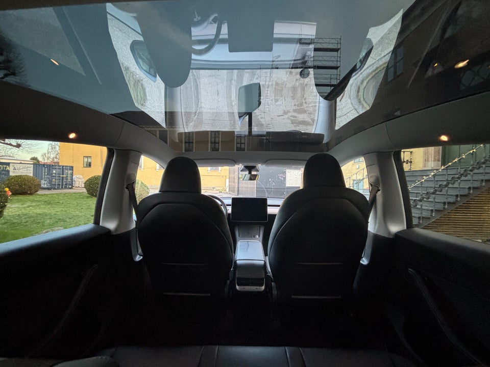 Tesla Model Y Long Range AWD 5d