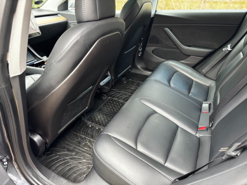 Tesla Model 3 Standard Range+ RWD 4d