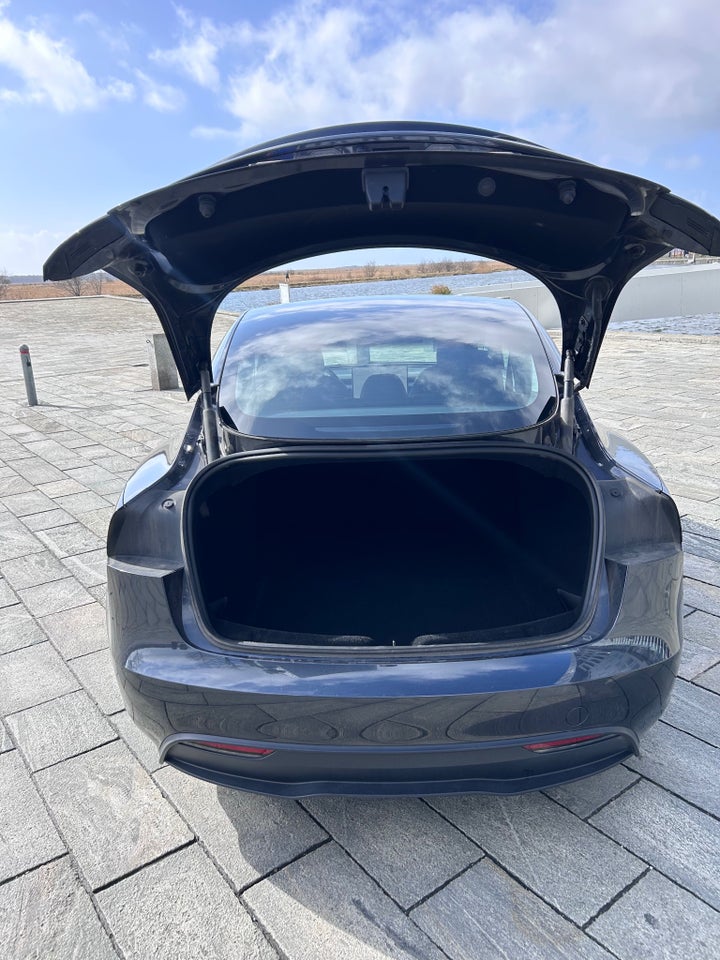 Tesla Model 3 RWD 4d