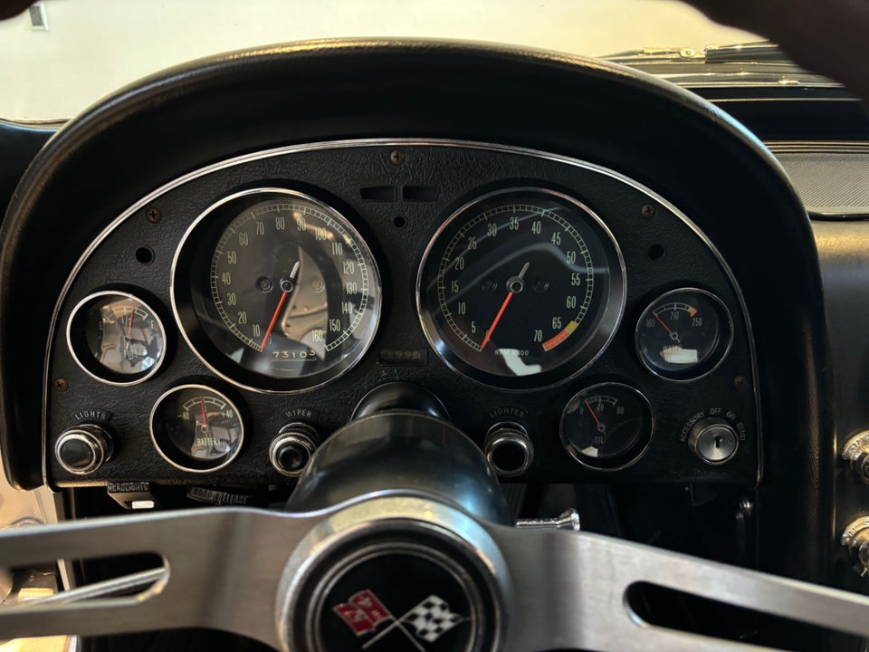 Chevrolet Corvette Stingray 2d