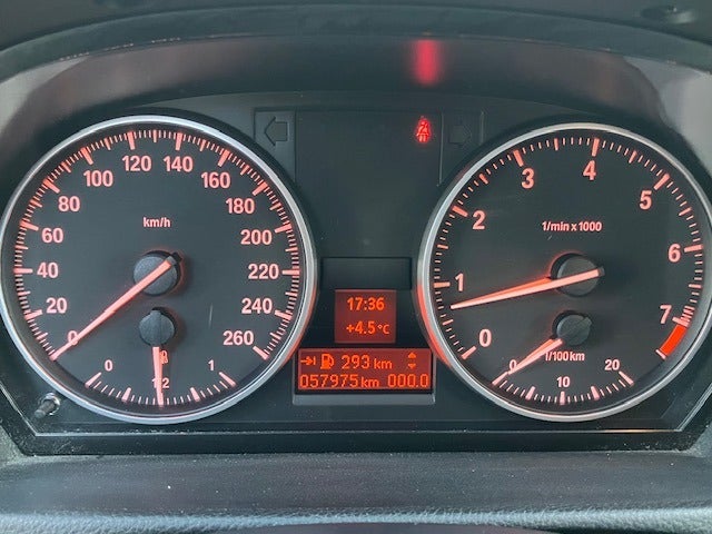 BMW 320i 2,0 Touring 5d