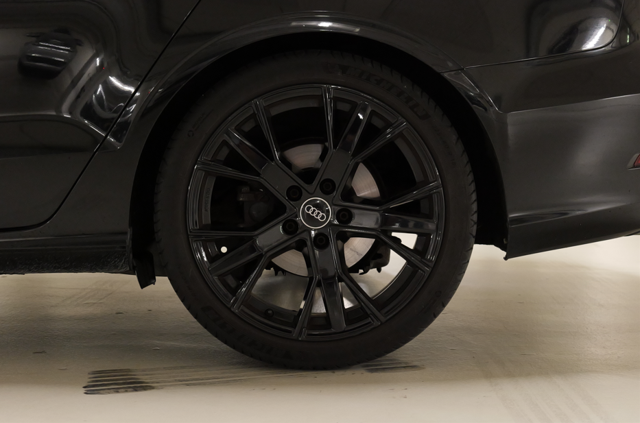 Audi A3 1,8 TFSi 180 Ambiente 4d