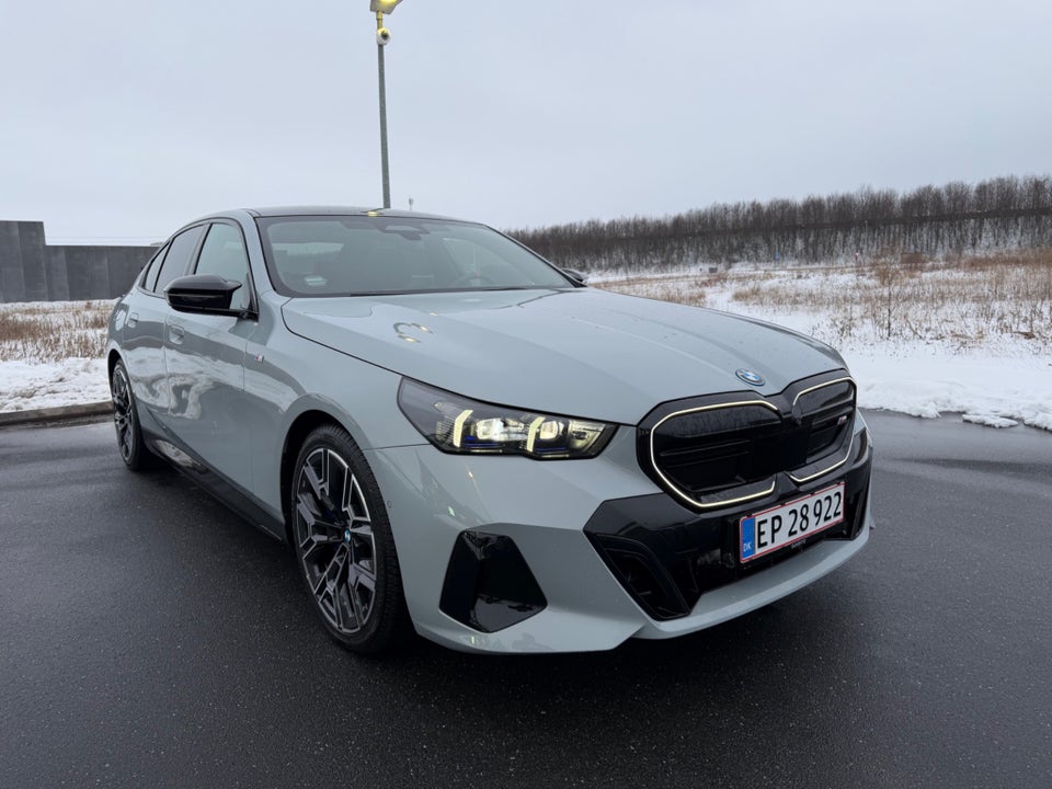 BMW i5 M60 xDrive 4d