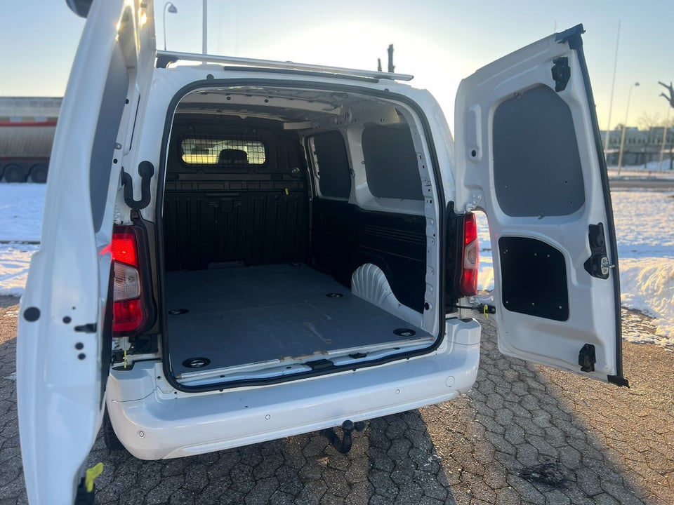 Peugeot Partner 1,5 BlueHDi 130 L2V2 Ultimate EAT8 Van