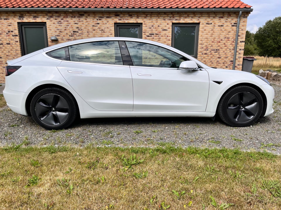 Tesla Model 3 Long Range AWD 4d
