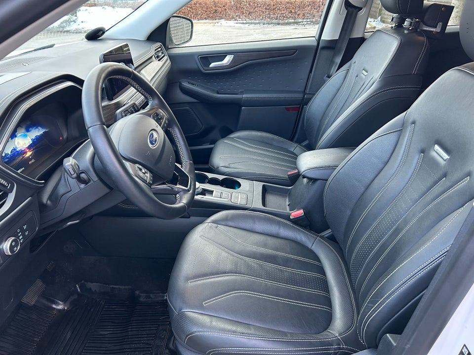 Ford Kuga 2,5 PHEV Vignale CVT 5d