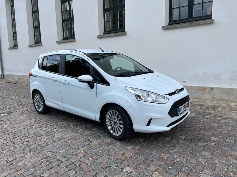 Ford B-MAX 1,0 SCTi 100 Titanium 5d
