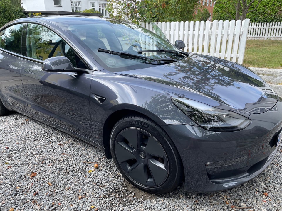 Tesla Model 3 Long Range AWD 4d