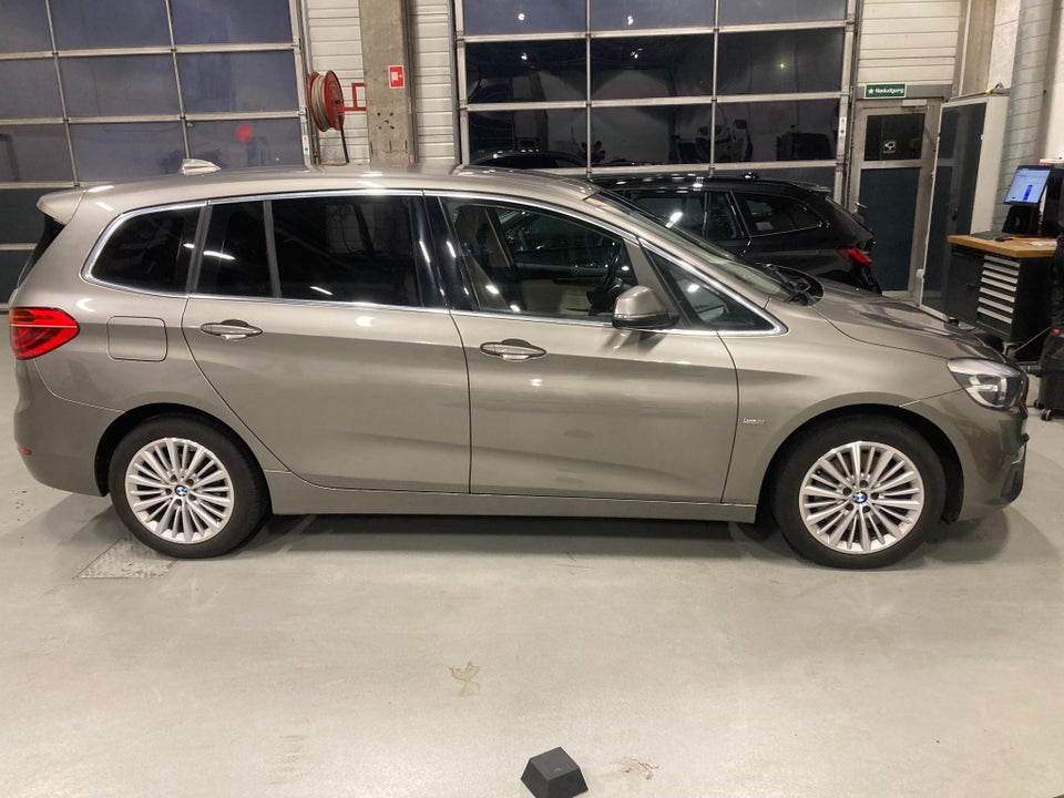 BMW 220i 2,0 Gran Tourer Luxury Line aut. 7prs 5d