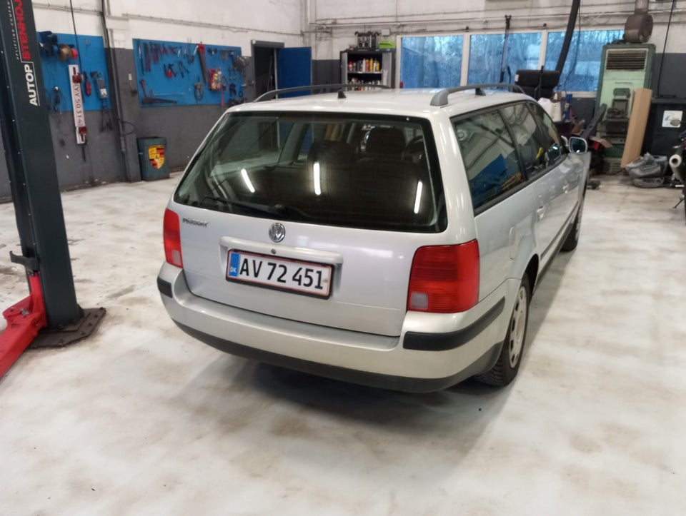 VW Passat 1,6 Variant 5d