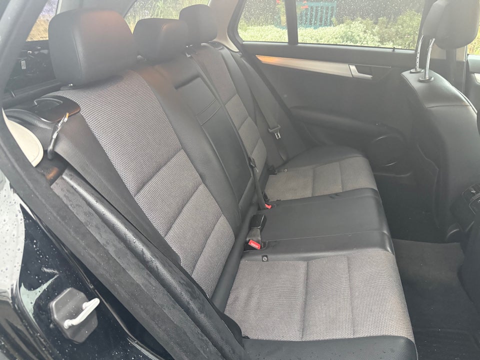 Mercedes C200 2,2 CDi AMG Line stc. 5d