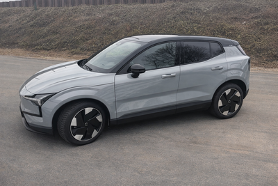 Volvo EX30  Extended Range Plus 5d