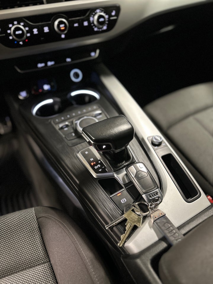 Audi A4 2,0 TDi 150 Avant S-tr. 5d