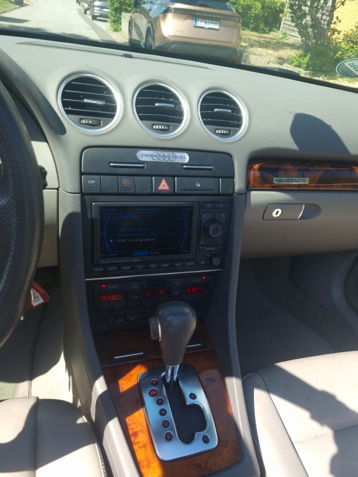 Audi A4 3,2 FSi quattro Cabriolet 2d