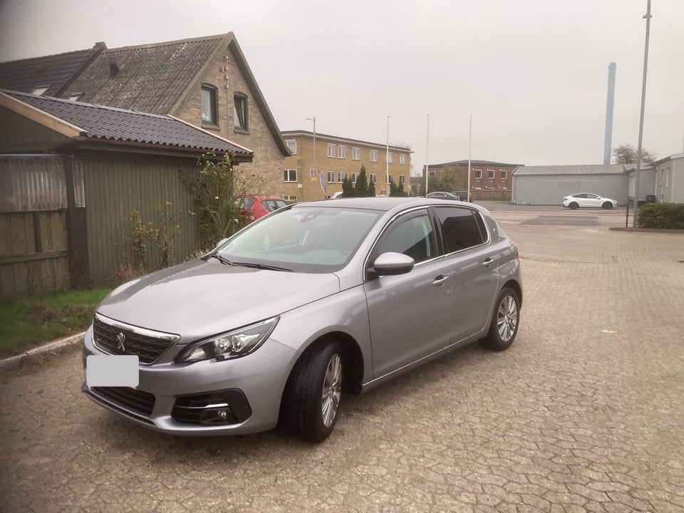 Peugeot 308 1,6 BlueHDi 120 Allure Sky 5d