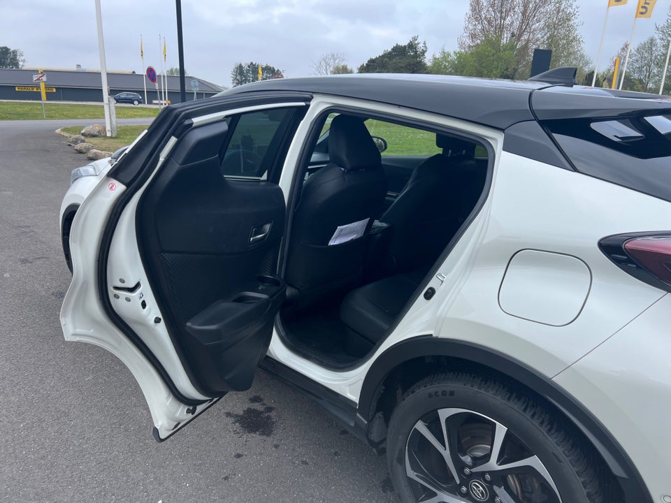 Toyota C-HR 1,8 Hybrid Selected CVT 5d