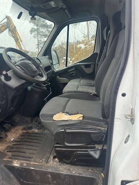 Renault Master III T33 2,3 dCi 145 L2H2 Kassevogn