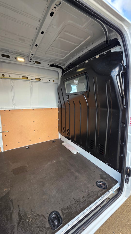 Nissan Interstar 2,3 dCi 150 L2H2 Tekna Van