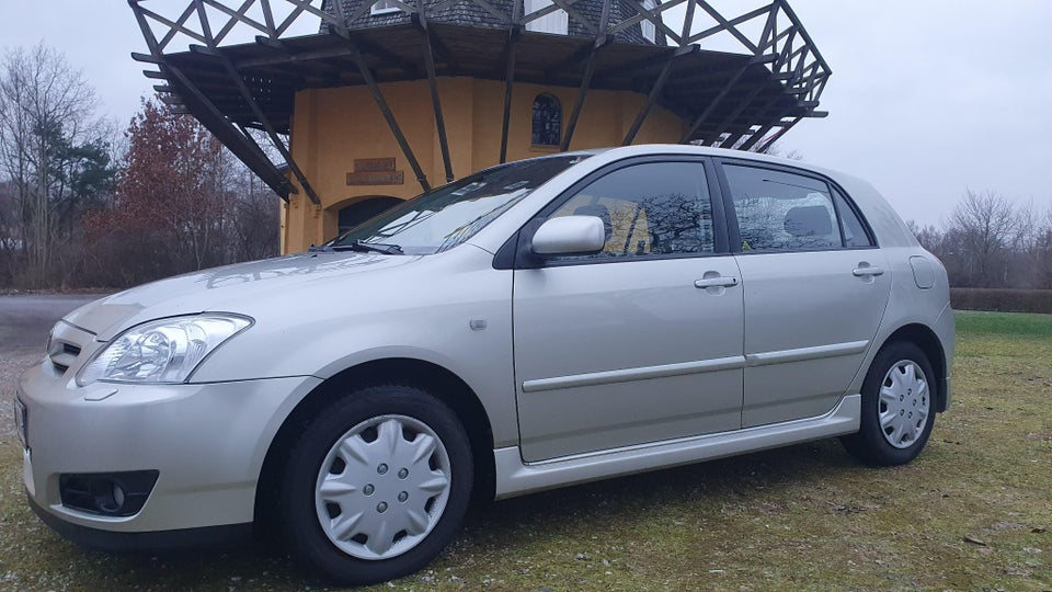 Toyota Corolla 1,6 Terra Jubi 5d