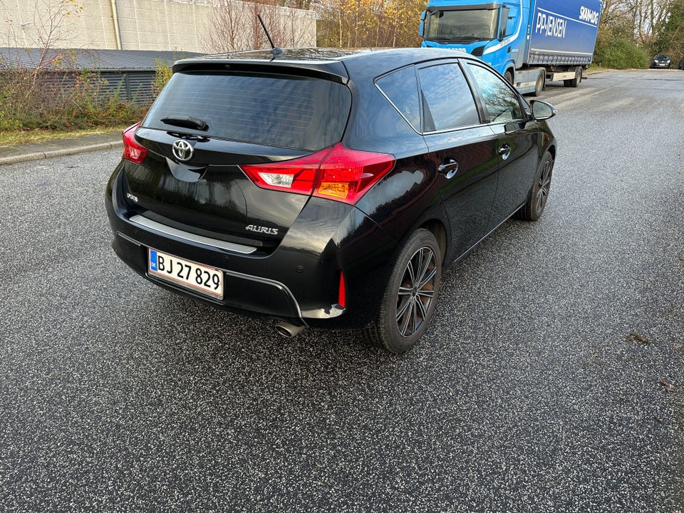 Toyota Auris 1,6 T2+ 5d