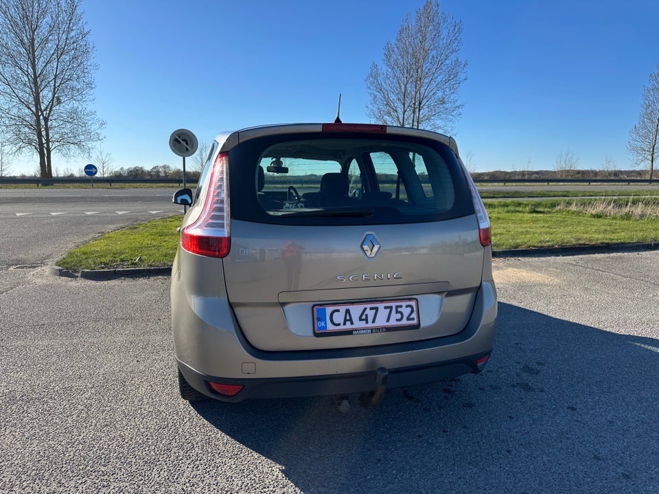 Renault Grand Scenic III 1,6 16V Expression 5d