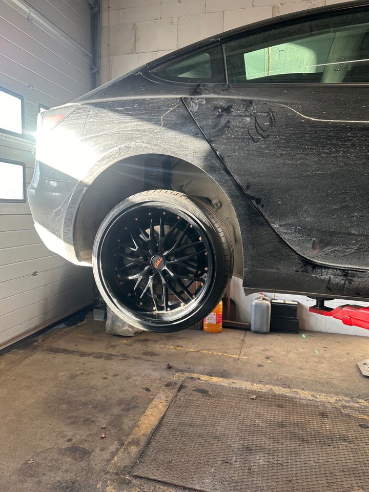 Tesla Model 3 RWD 4d