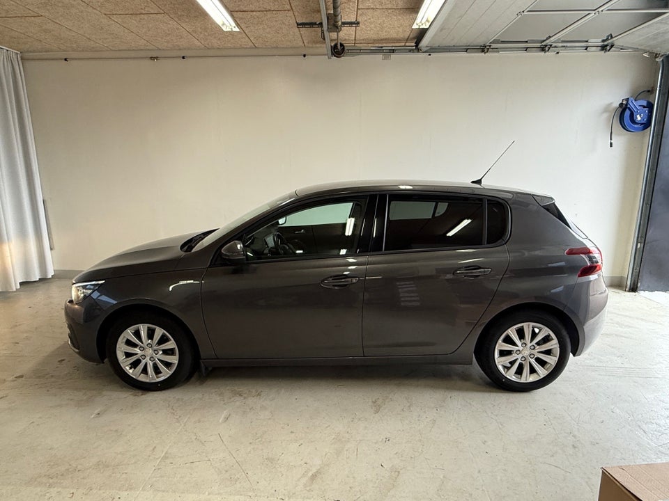 Peugeot 308 1,5 BlueHDi 130 Style+ 5d