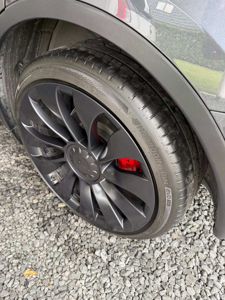 Tesla Model Y Long Range AWD 5d