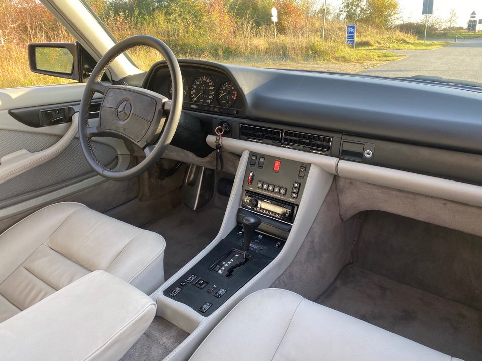 Mercedes 560 SEC 5,6 aut. 2d