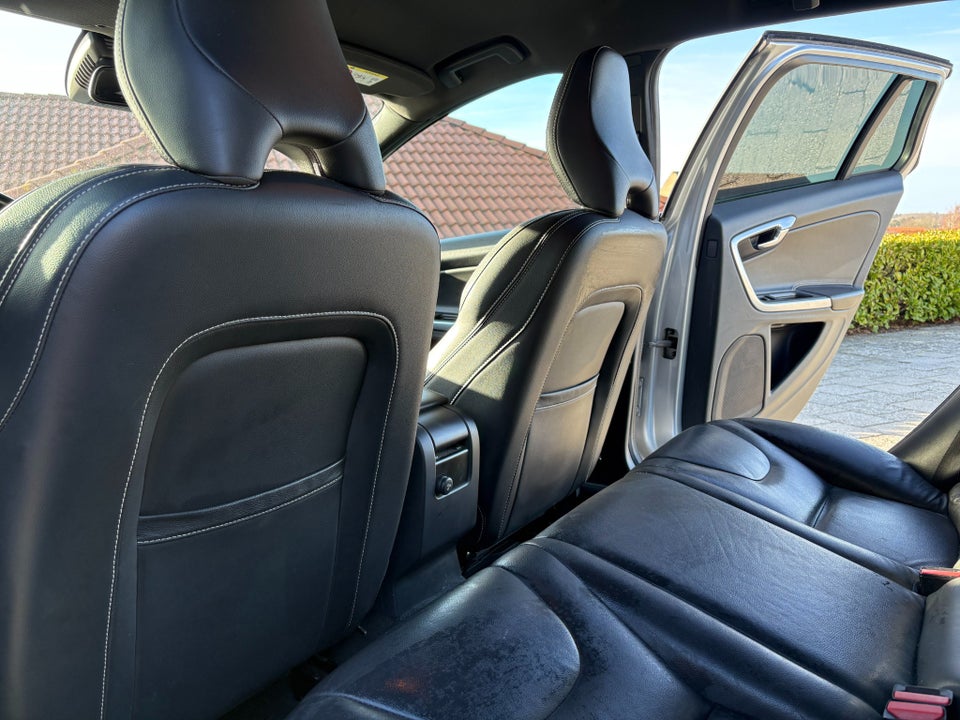 Volvo V60 2,0 D4 190 Momentum aut. 5d