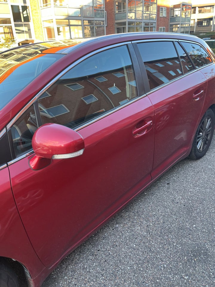Toyota Avensis 2,0 VVT-i TX stc. E-CVT 5d