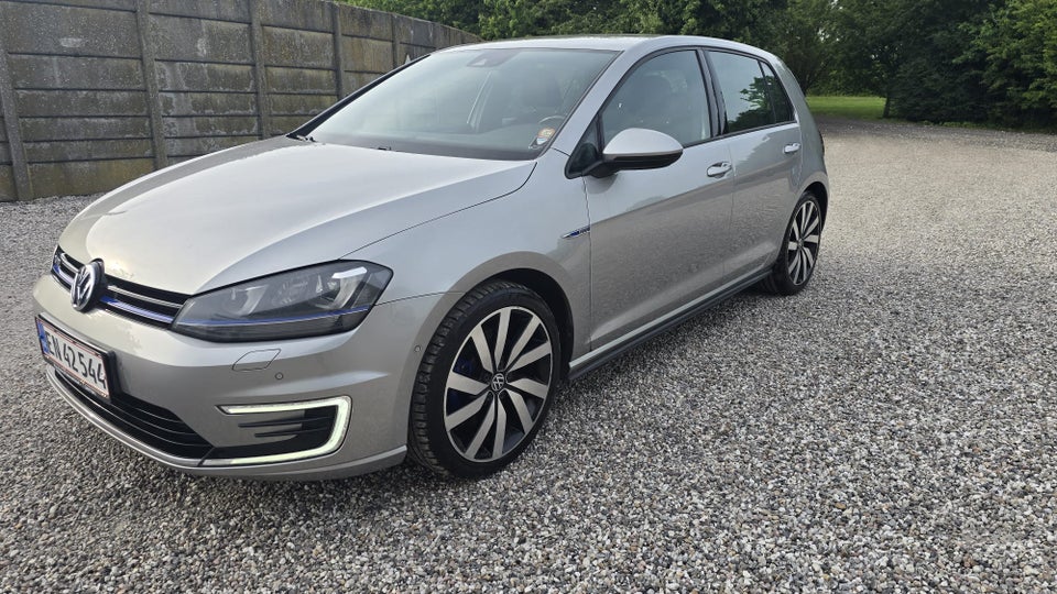 VW Golf VII 1,4 GTE Highline DSG 5d