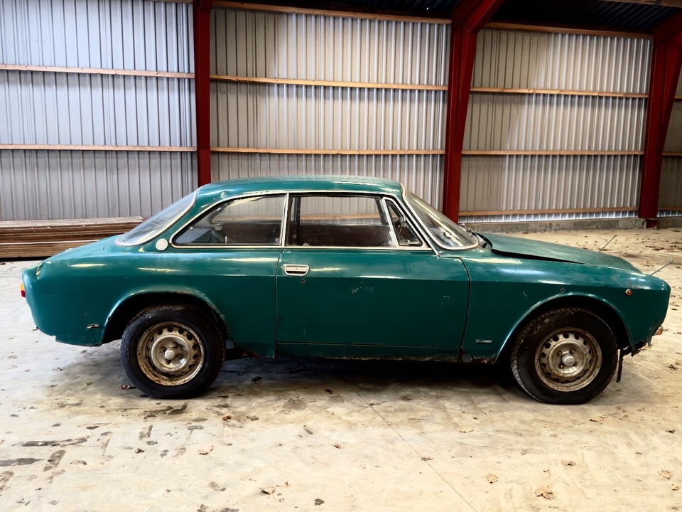 Alfa Romeo 1600 GT 1,6 Junior Bertone 2d