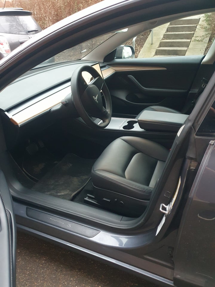 Tesla Model 3 Standard Range+ RWD 4d