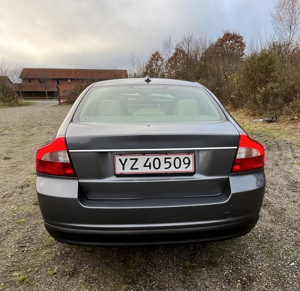 Volvo S80 2,5 T Momentum aut. 4d