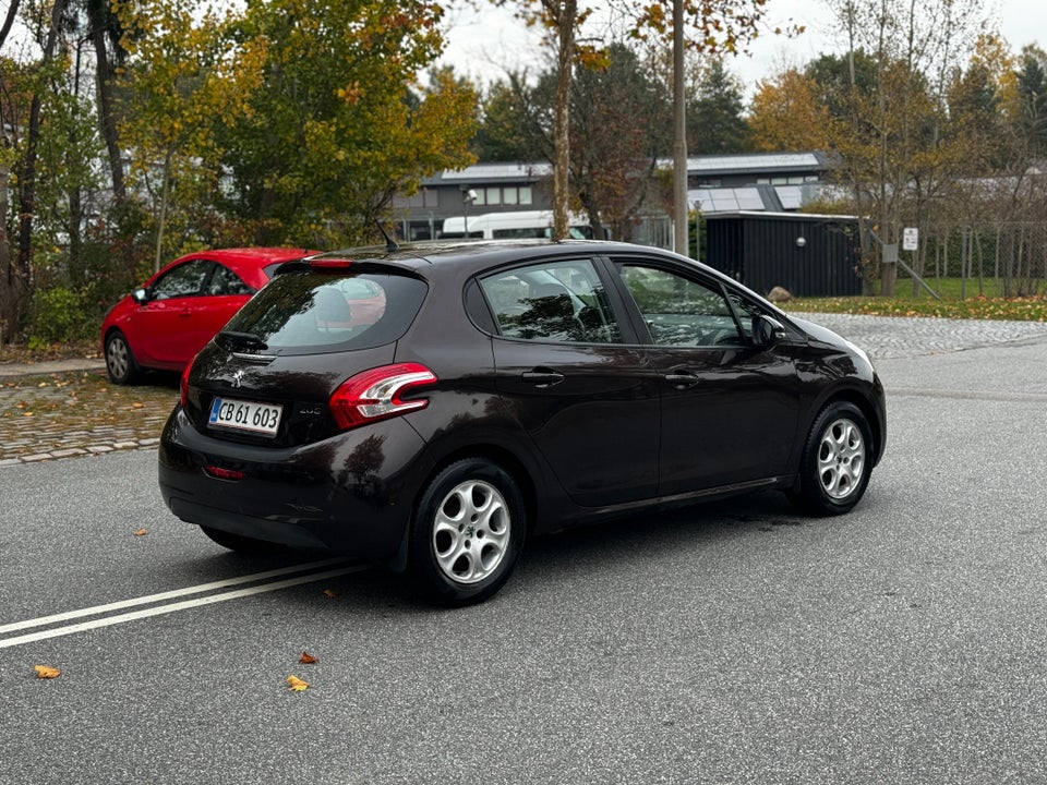 Peugeot 208 1,2 VTi Access 5d