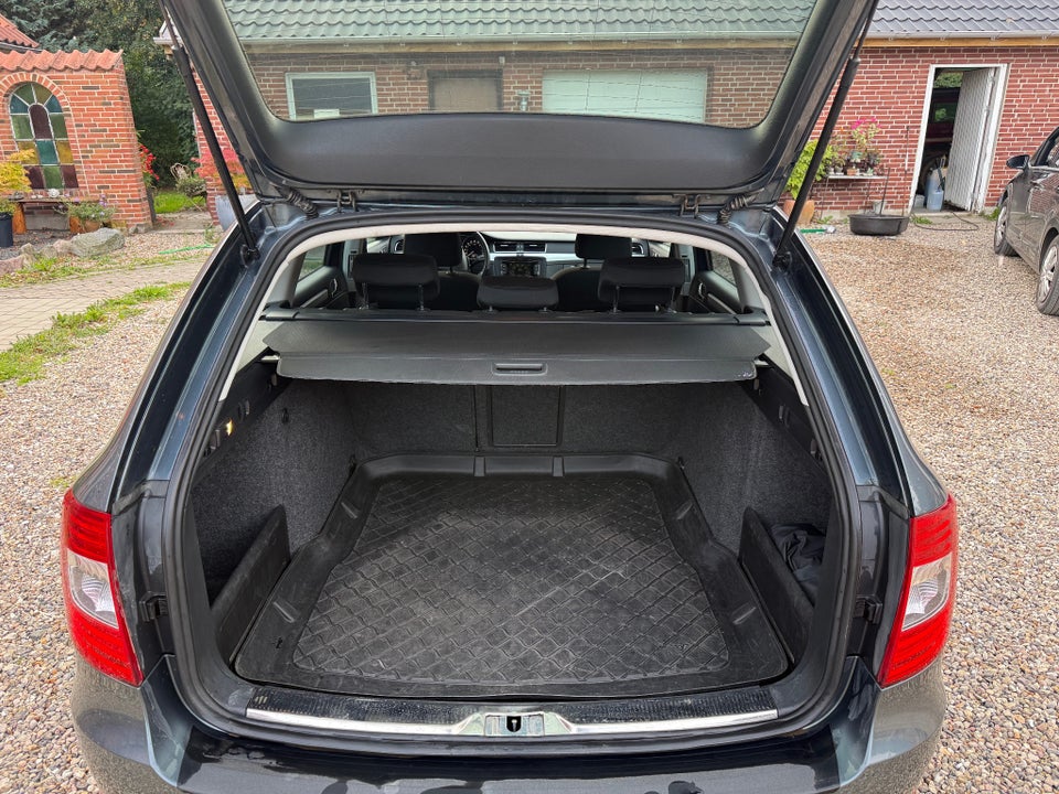 Skoda Superb 2,0 TDi 140 Ambition DSG 5d