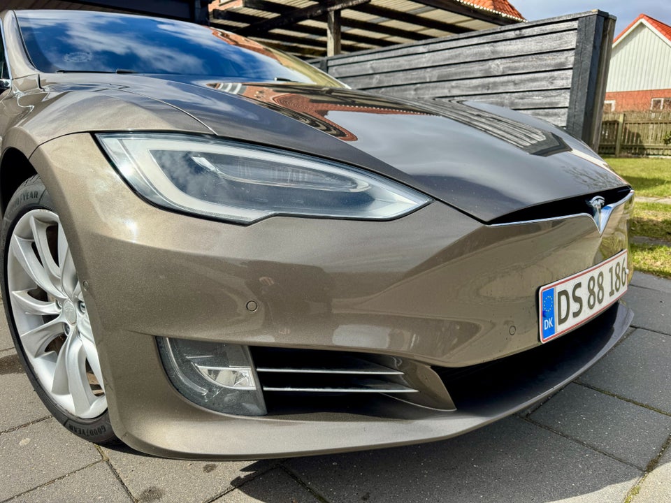 Tesla Model S 90D 5d