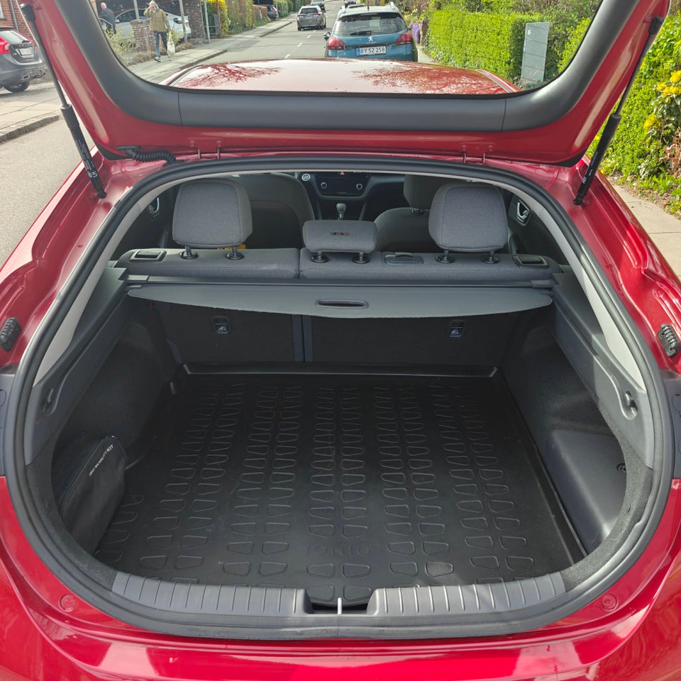 Hyundai Ioniq 1,6 PHEV Premium DCT 5d