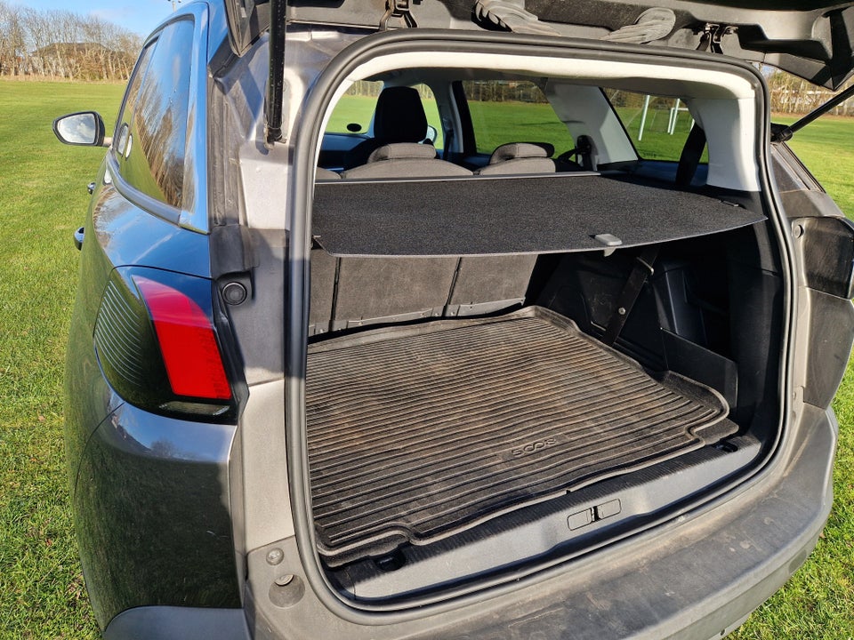 Peugeot 5008 1,2 PureTech 130 Allure 7prs 5d