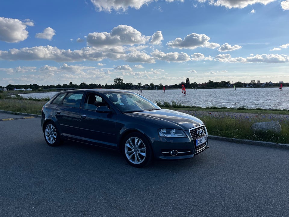 Audi A3 2,0 TDi 136 Ambiente Sportback 5d