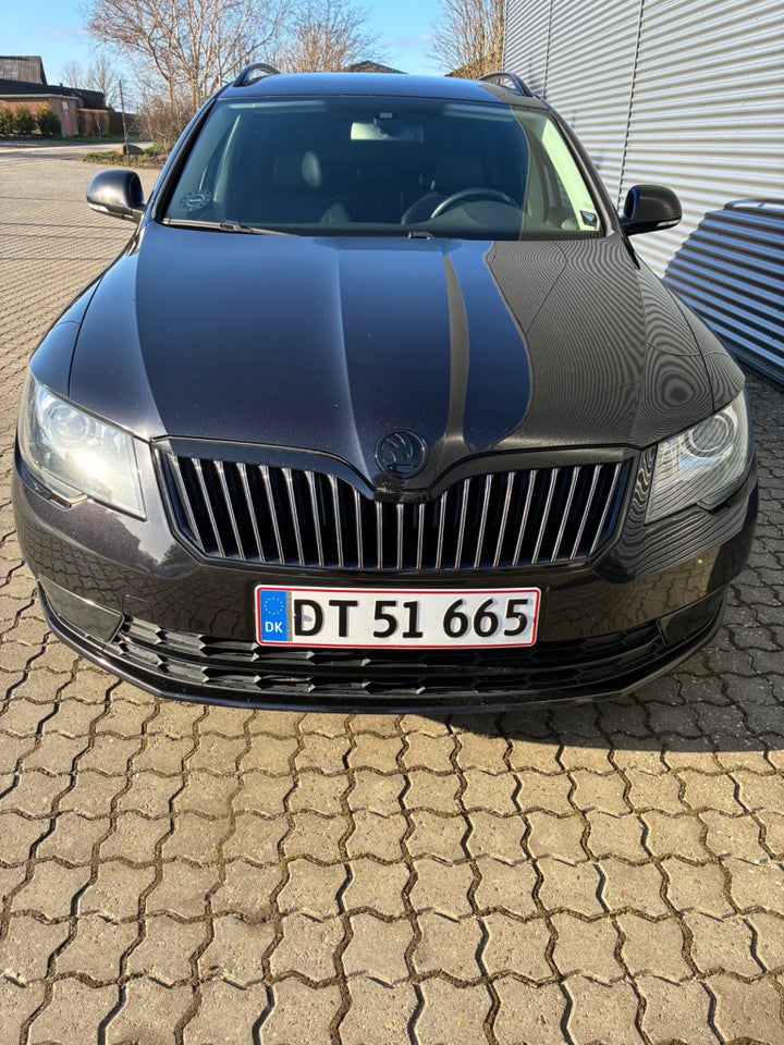 Skoda Superb 2,0 TDi 140 Ambition Combi DSG 5d