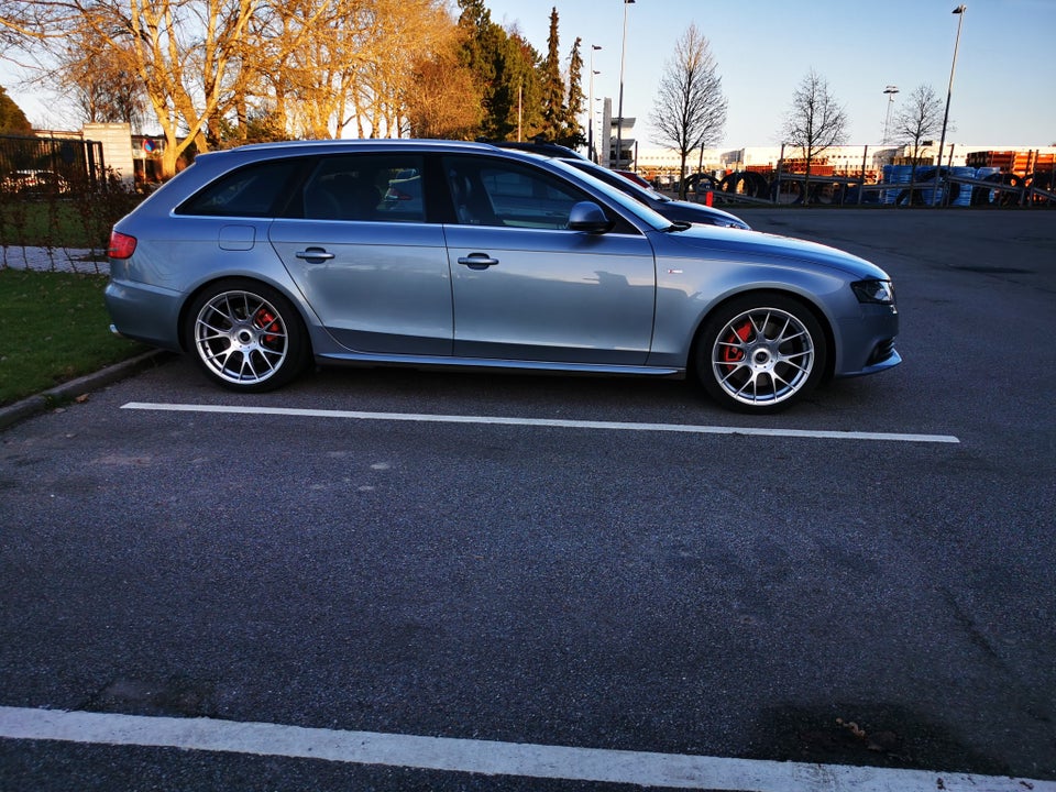 Audi A4 3,2 FSi Avant quattro Tiptr. 5d