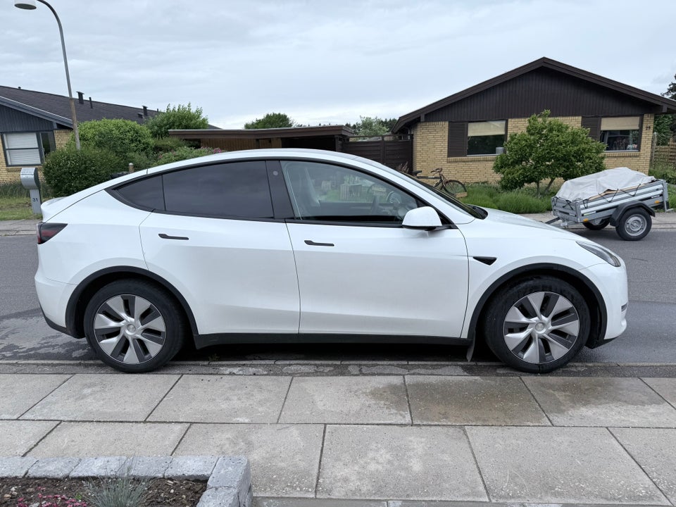 Tesla Model Y Long Range AWD 5d