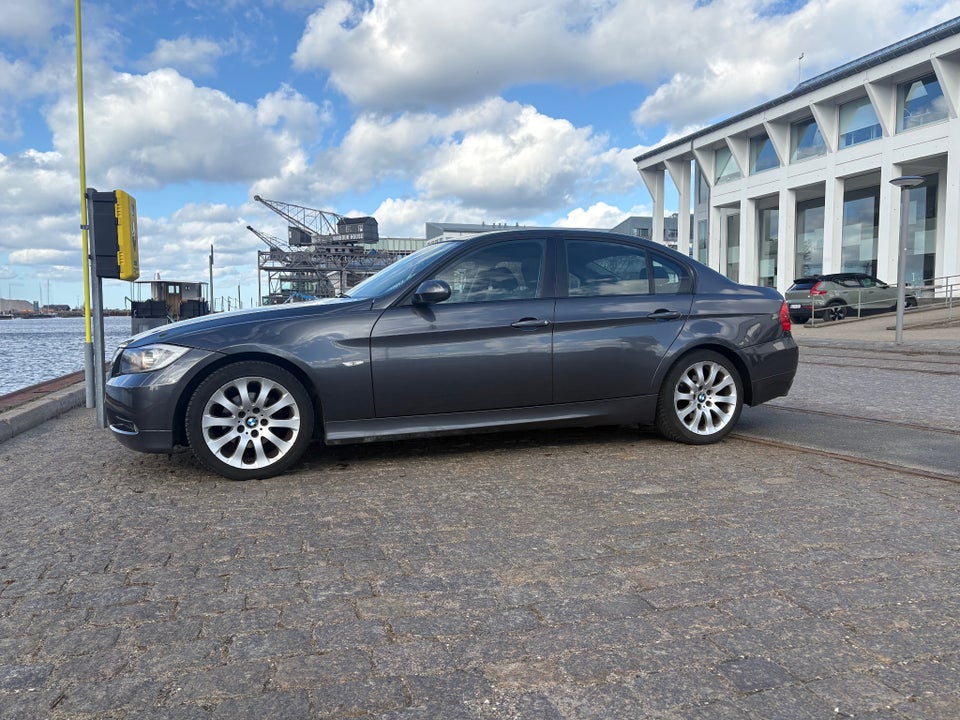 BMW 320i 2,0 aut. 4d