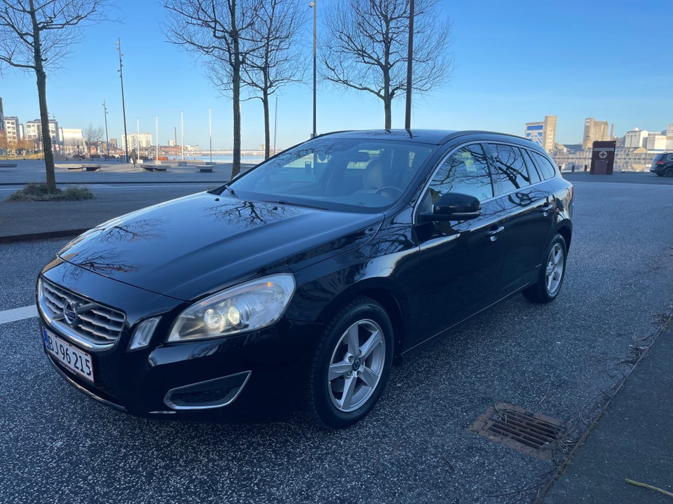 Volvo V60 2,0 D3 136 Momentum 5d