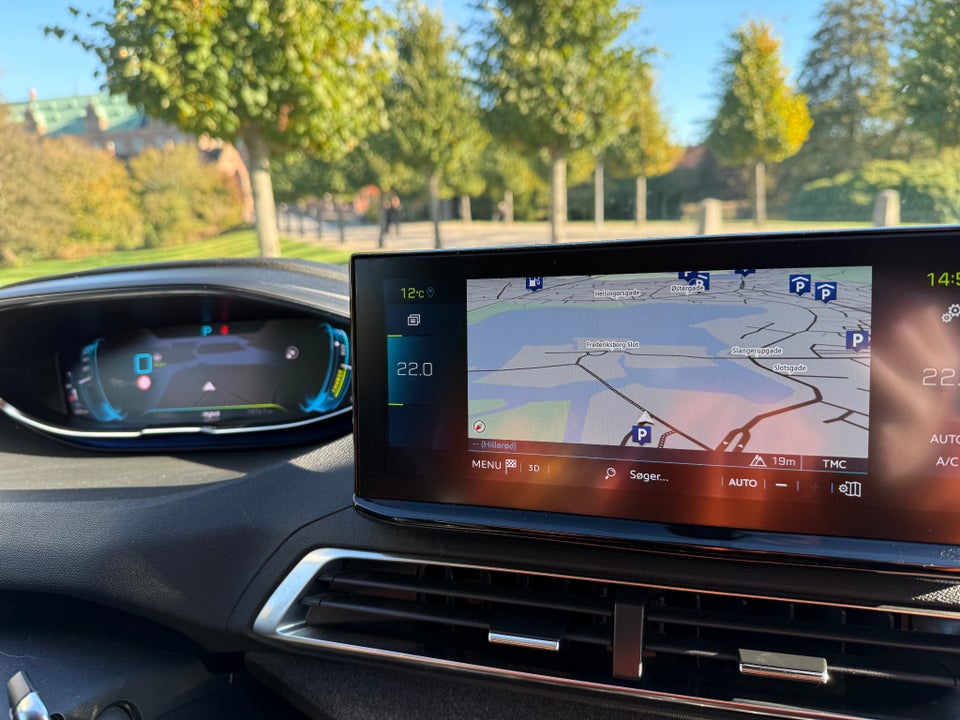 Peugeot 3008 1,6 Hybrid First Selection EAT8 5d